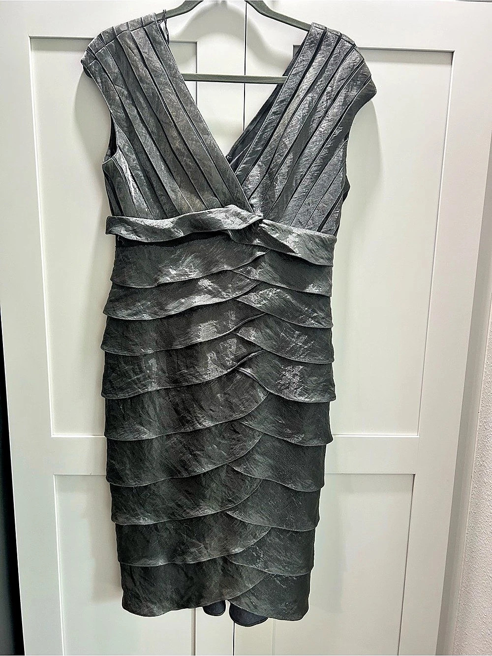 Adrianna Papell Pleated Ruffle metallic gray Dress Size 10 Like New